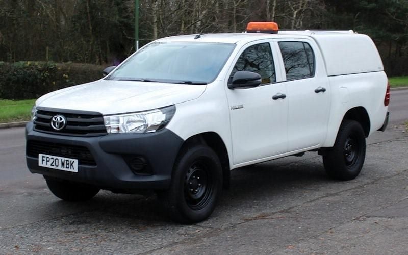 White Used 2020 Toyota HiLux Active Pickup | £14,500 (Good price) - Image 1/4