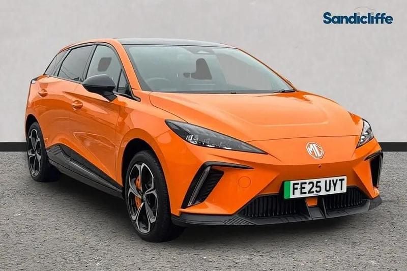 Tri coat volcano orange Used 2025 MG MG4 EV Hatchback | £21,171 (Fair price) - Image 1/4