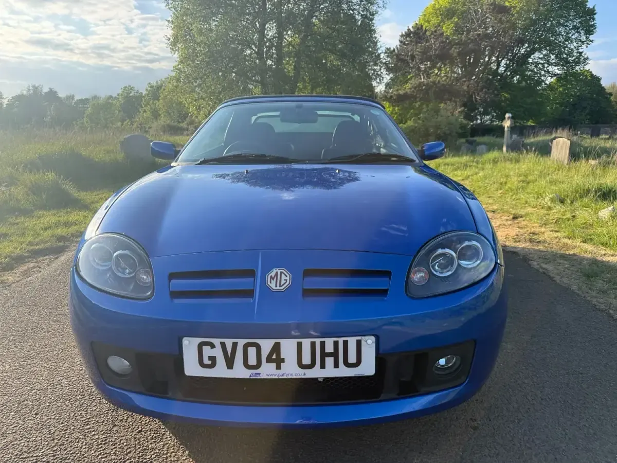 Begagnad MG TF 135 HK (99 kW) 2004 Blå Cab
