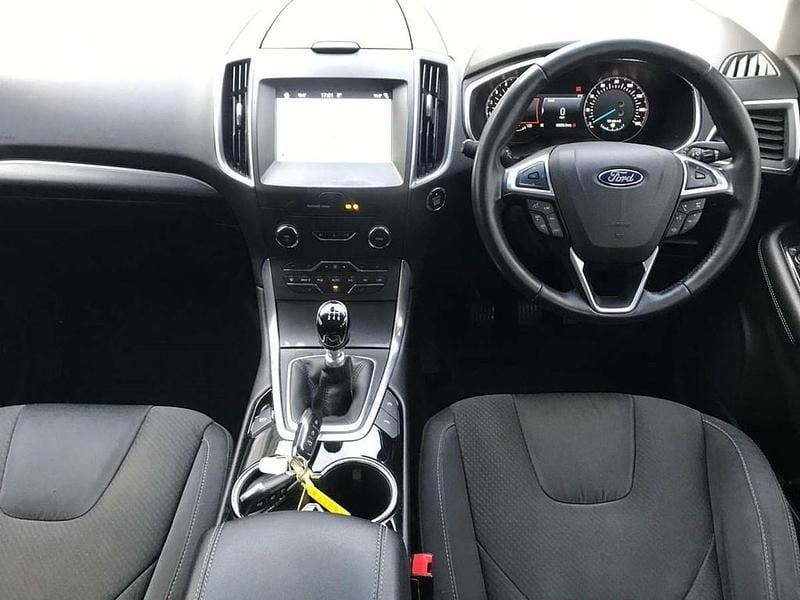 Used Ford Edge Titanium 177 HP (130 kW) 2017 Silver SUV