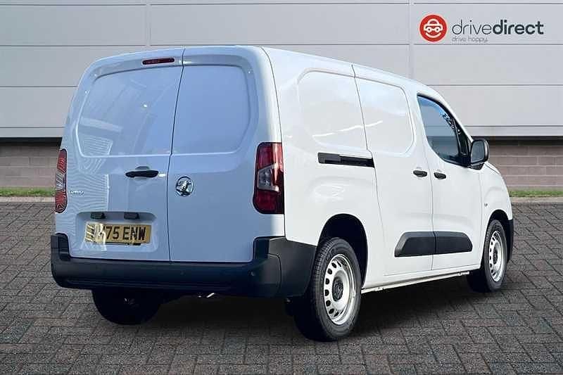 New Vauxhall Combo 100 HP (73 kW) 2025 White MPV