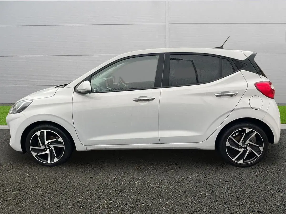 Used Hyundai i10 Premium 67 HP (49 kW) 2024 Grey Hatchback