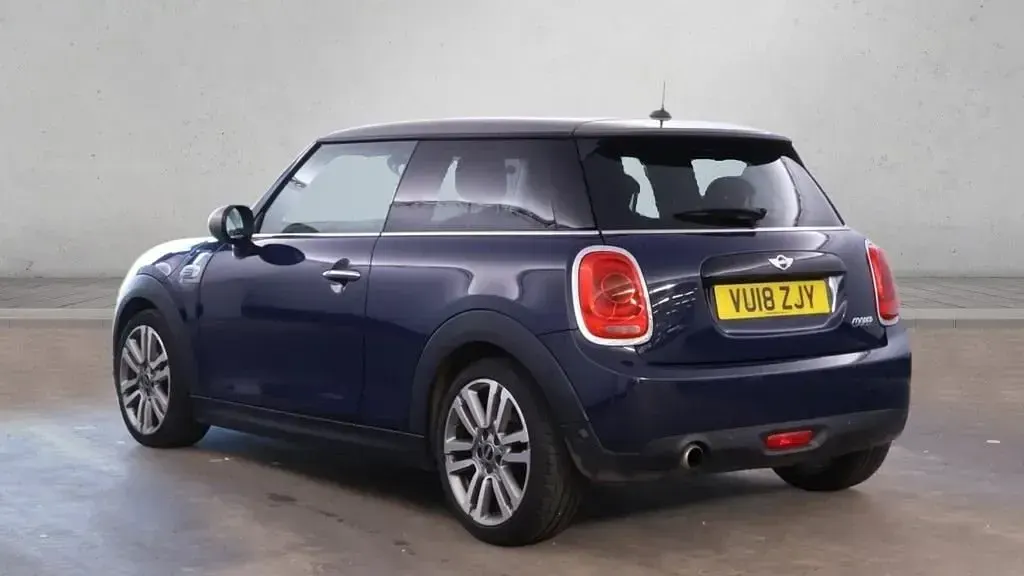 Used Mini Cooper Hatch 136 HP (100 kW) 2018 Blue Hatchback