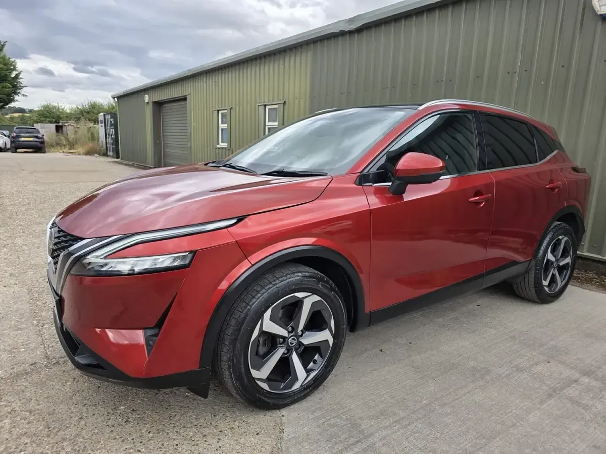 Used Nissan Qashqai N-Connecta 158 HP (116 kW) 2021 Red SUV
