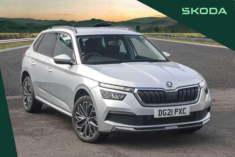 Brilliant silver metallic Used 2021 Skoda Kamiq SE Drive SUV | £14,495 (Fair price) - Image 1/4