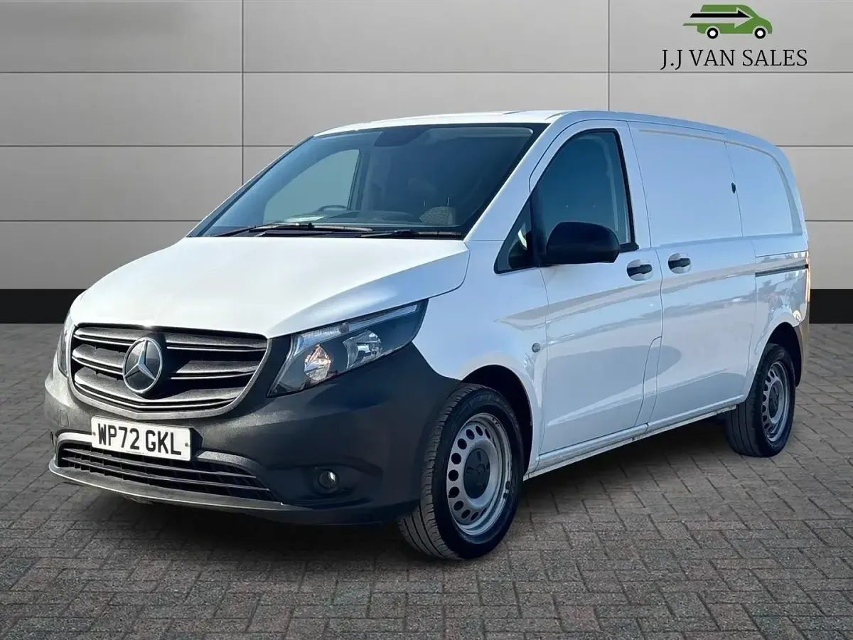 Used Mercedes Vito Progressive 140 HP (102 kW) 2023 White Van