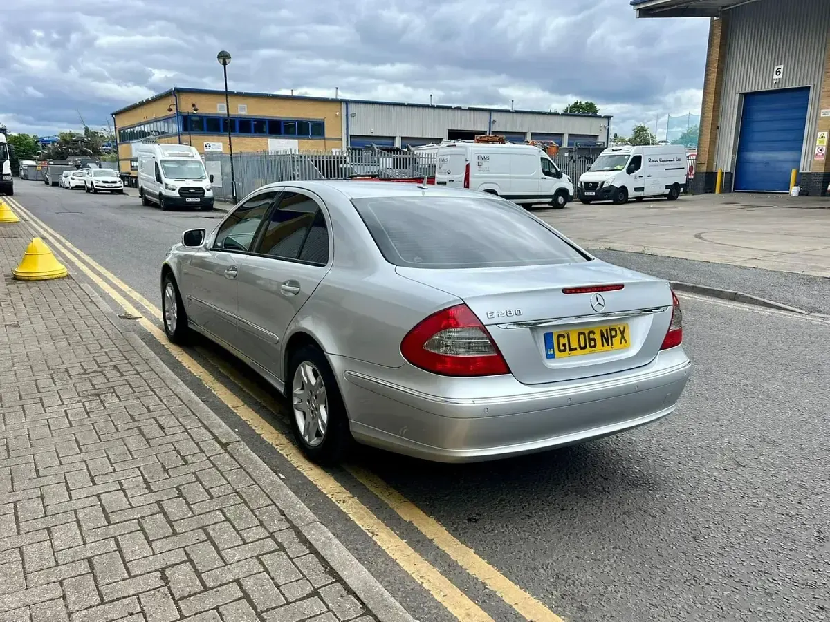 Used Mercedes E280 Elegance 2006 Silver Sedan