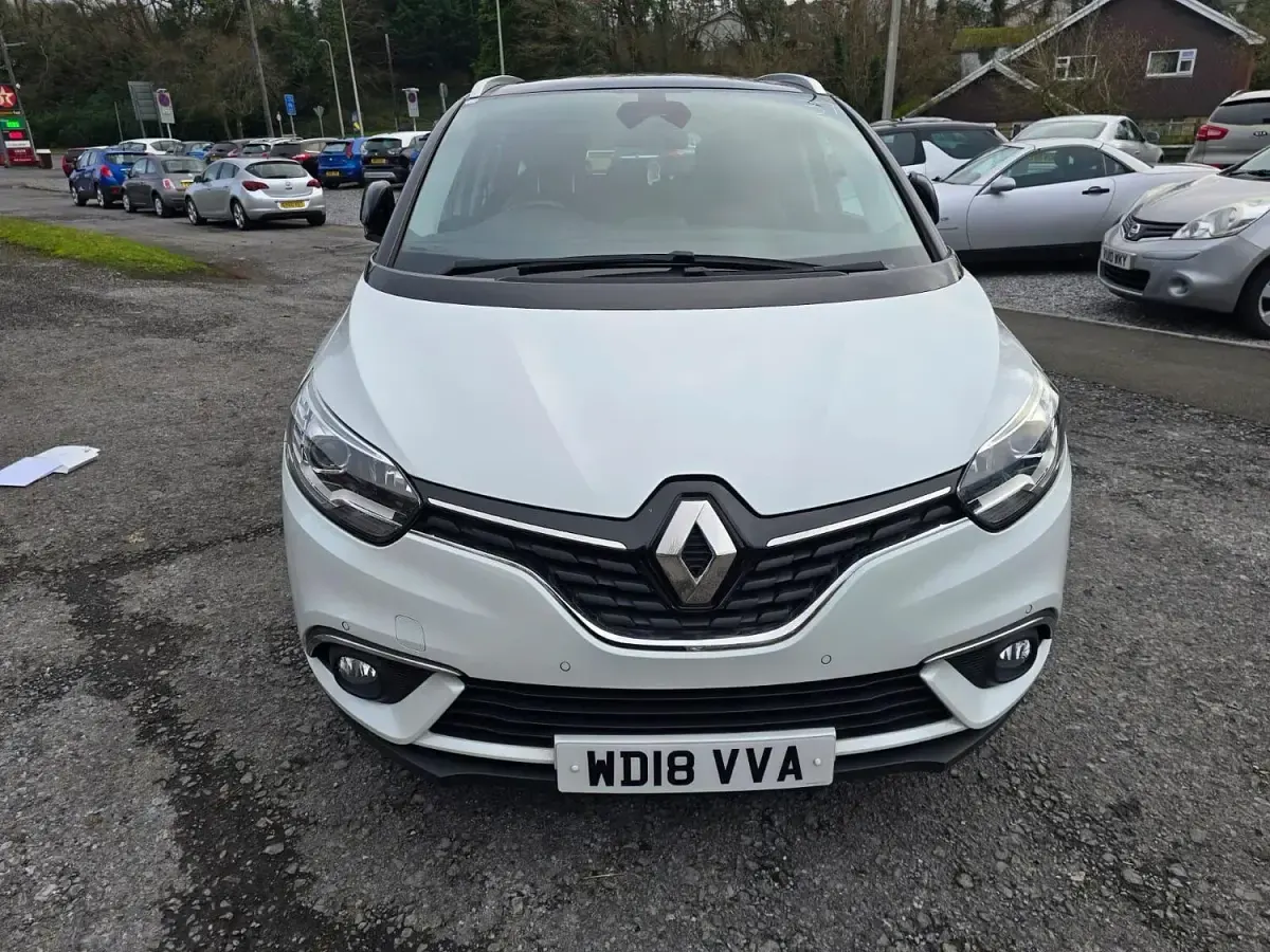 Used Renault Grand Scénic IV Dynamique 2018 White/black MPV