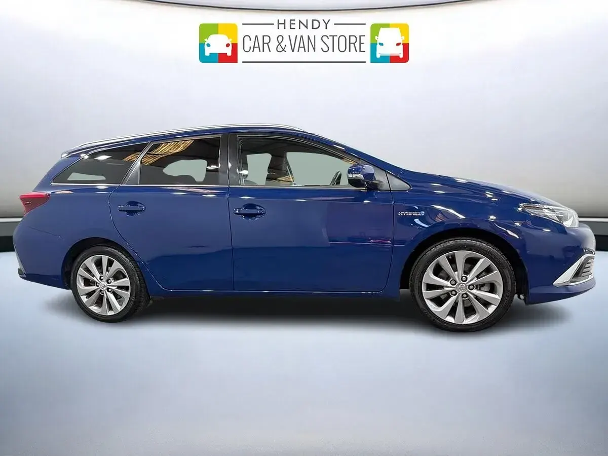 Used Toyota Auris Hybrid 2018 Blue Estate