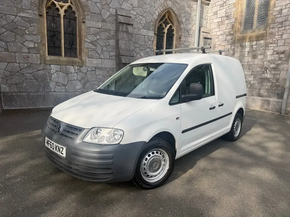Usado VW Caddy 104 HP (76 kW) 2010 Branco Monovolume