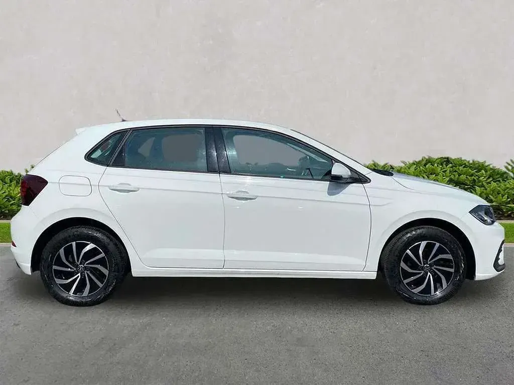 Used VW Polo Life 95 HP (69 kW) 2024 White Hatchback