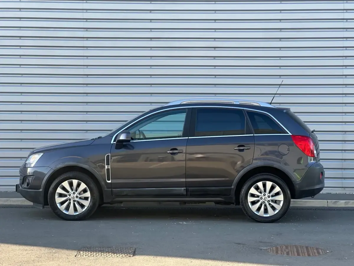 Begagnad Vauxhall Antara 163 HK (119 kW) 2015 Grå SUV