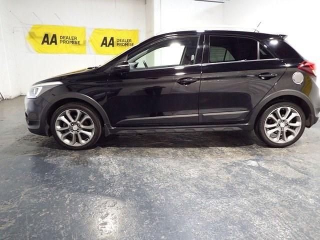 Used Hyundai i20 Active 100 HP (73 kW) 2016 Black Hatchback