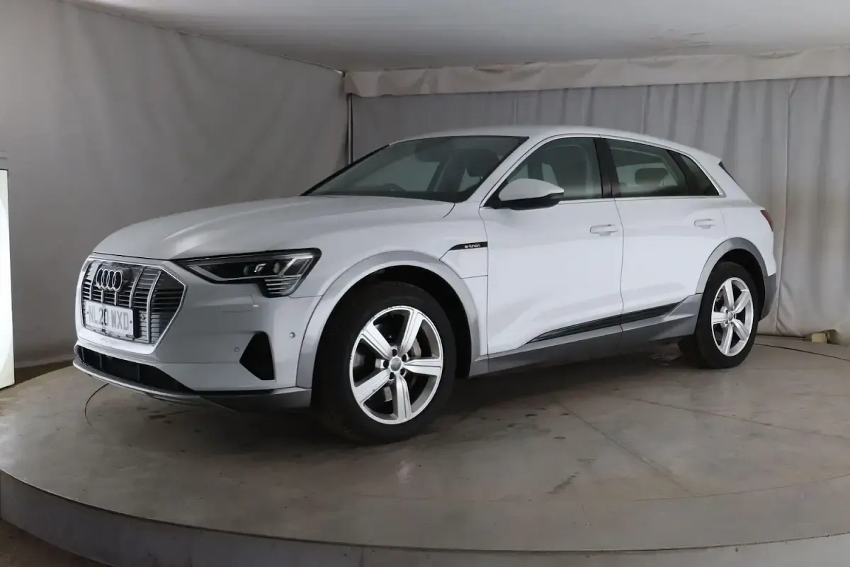 Used Audi e-tron Advanced 230 kW (313 HP) 2020 White SUV