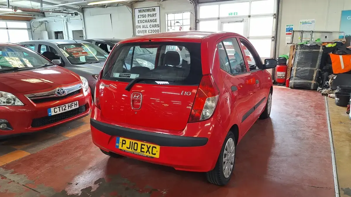 Used Hyundai i10 Classic 77 HP (56 kW) 2010 Red Hatchback