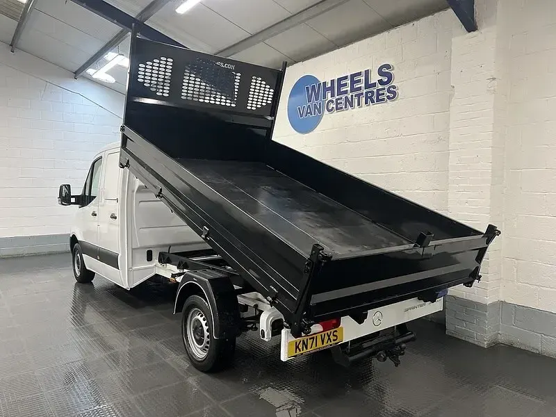 Used Mercedes Sprinter Progressive 143 HP (105 kW) 2021 White Van