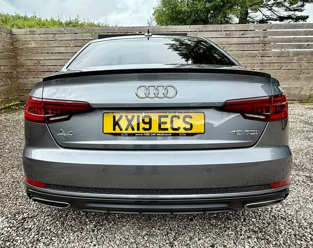 Used Audi A4 Black Edition 190 HP (139 kW) 2019 Grey Sedan