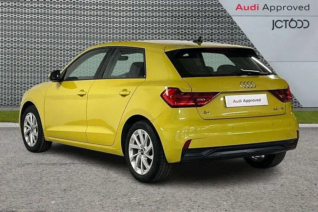 Used Audi A1 Sport 94 HP (69 kW) 2022 Yellow SUV