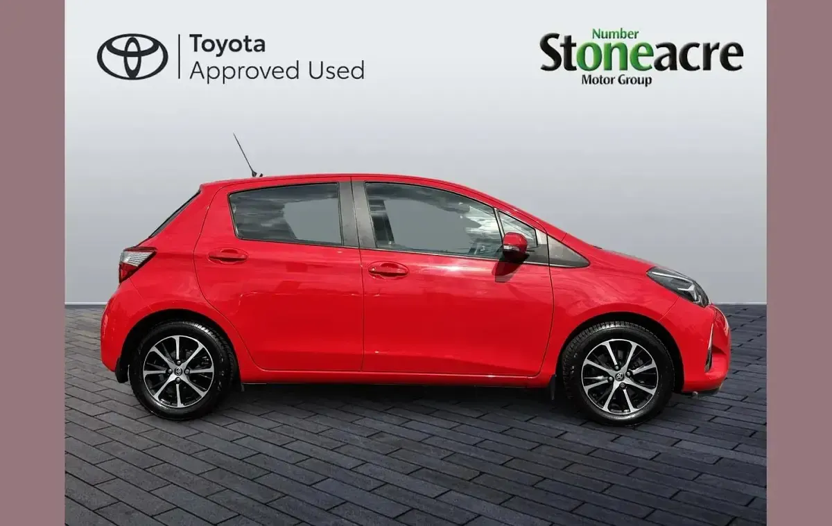 Used Toyota Yaris 109 HP (80 kW) 2019 Red Hatchback