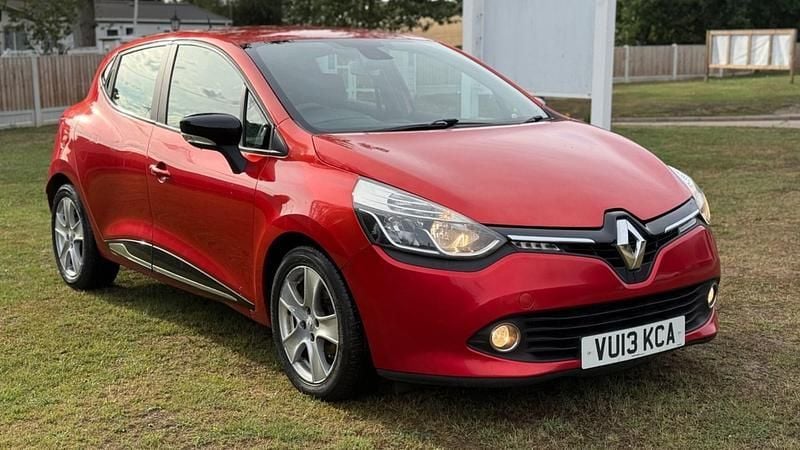 Red Used 2013 Renault Clio IV Dynamique Hatchback | £2,750 (Fair price) - Image 1/4