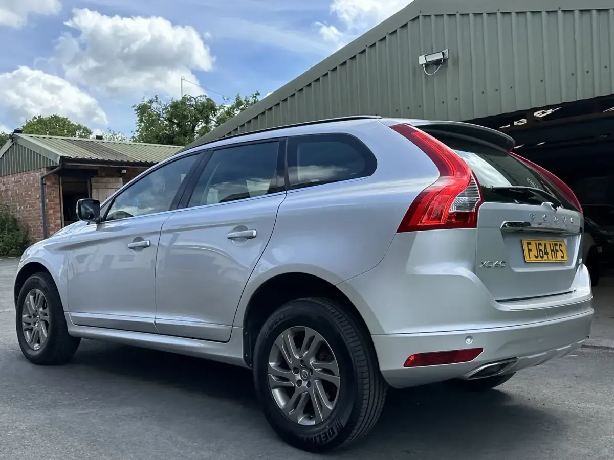 Used Volvo XC60 SE 181 HP (133 kW) 2015 Silver SUV