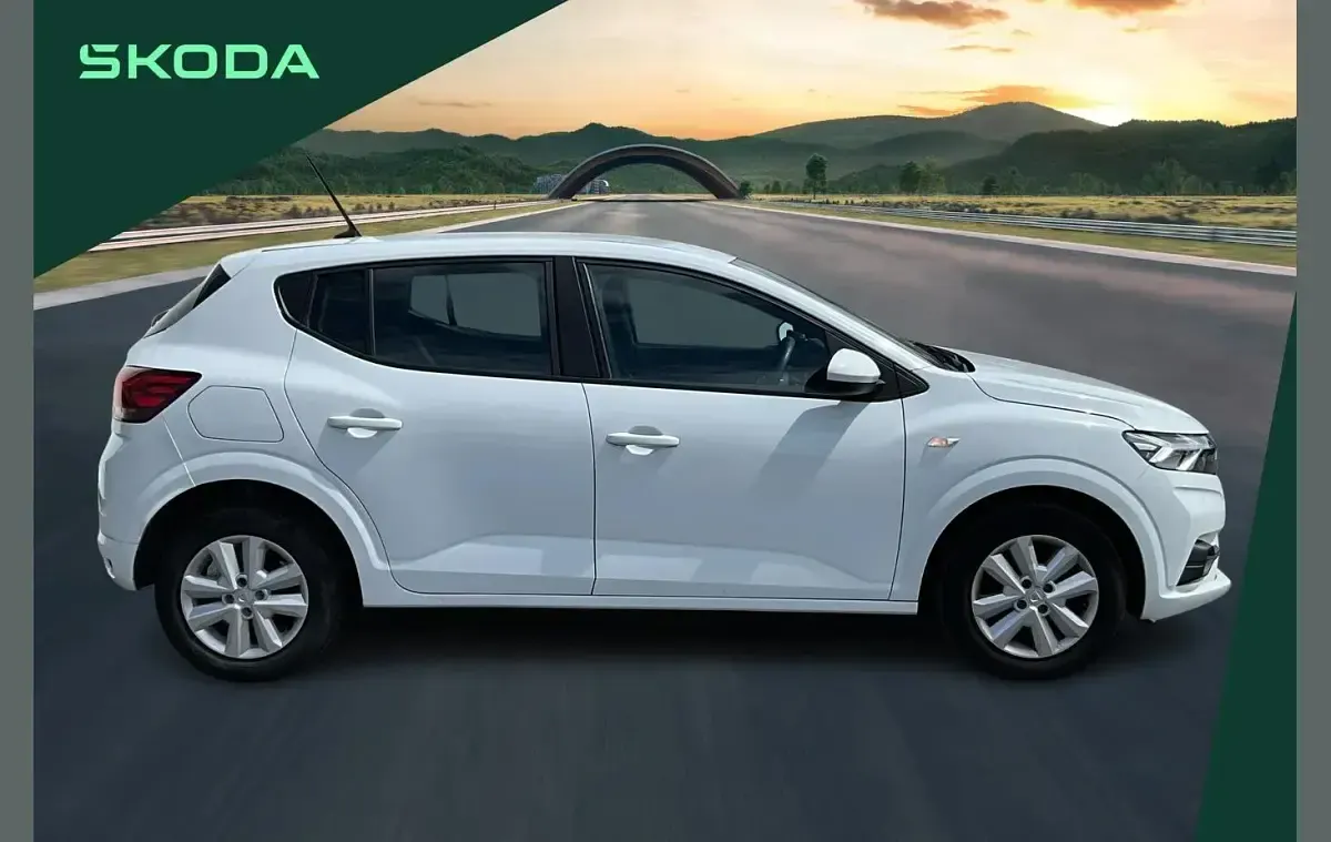 Used Dacia Sandero Comfort 90 HP (66 kW) 2022 White Hatchback