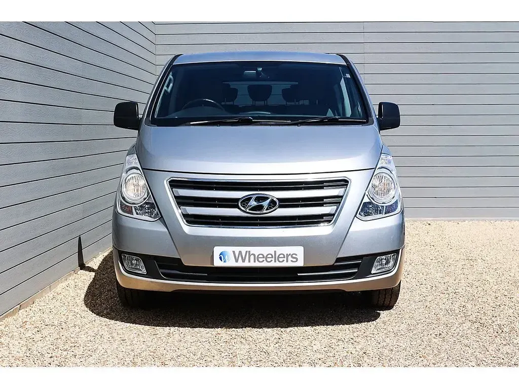 Used Hyundai I800 SE 2017 Silver MPV