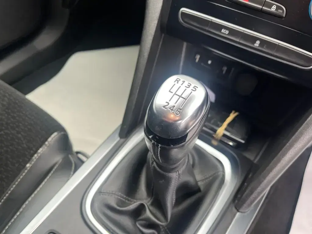 Used Renault Mégane Dynamique 110 HP (80 kW) 2016 Black Hatchback