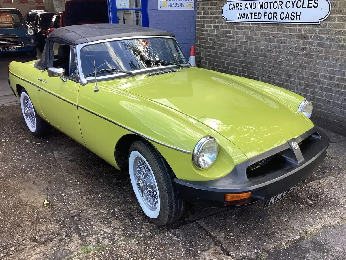Used MG B 95 HP (69 kW) 1975 Yellow Cabriolet
