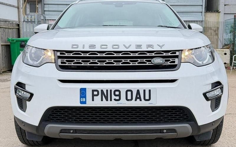 Used Land Rover Discovery Sport SE 180 HP (132 kW) 2019 White SUV