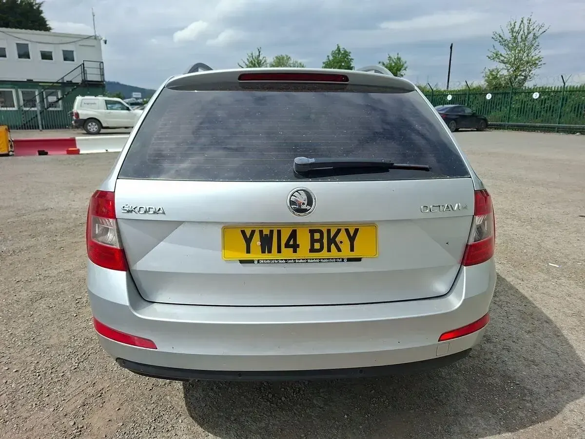 Begagnad Skoda Octavia SE 2014 Silver Kombi
