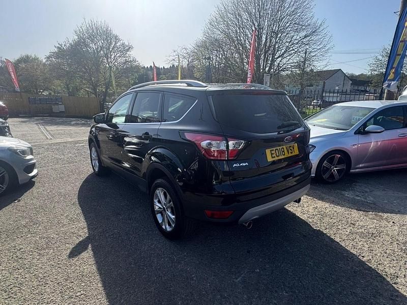 Usado Ford Kuga Titanium 120 HP (88 kW) 2018 Preto SUV