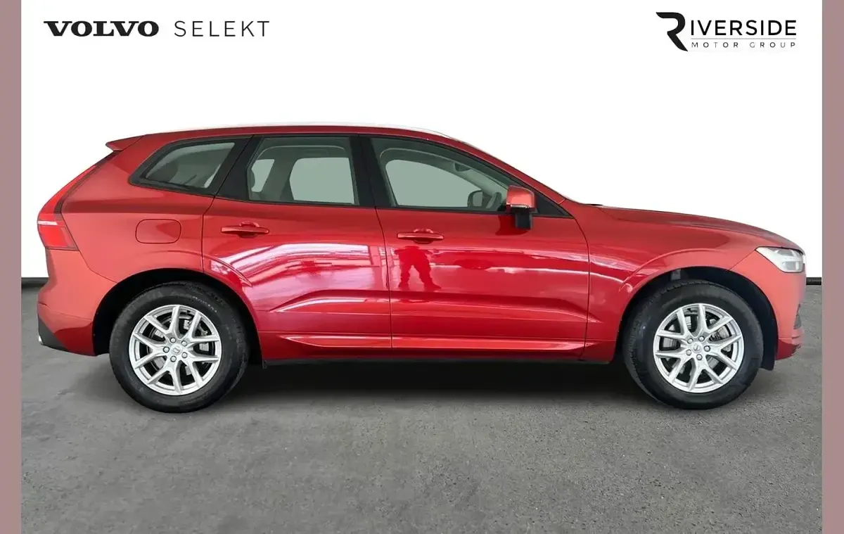 Used Volvo XC60 Momentum 250 HP (183 kW) 2018 Fusion red SUV