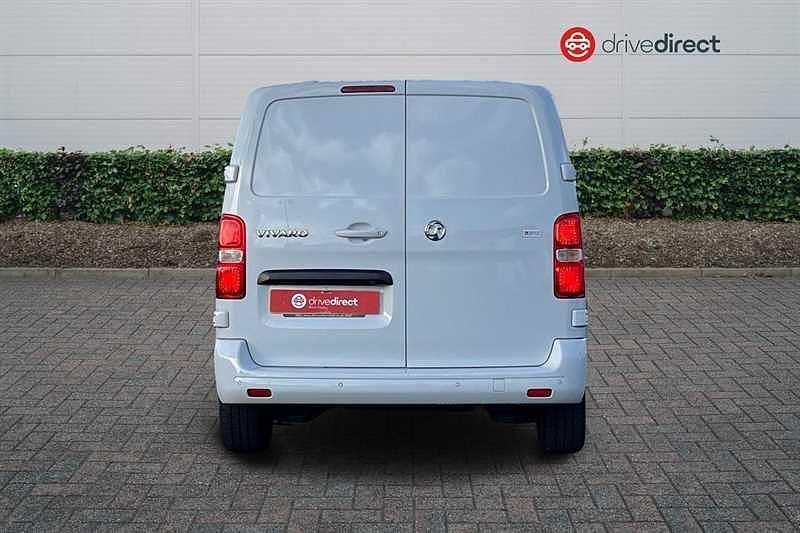 Used Vauxhall Vivaro S 120 HP (88 kW) 2023 White MPV
