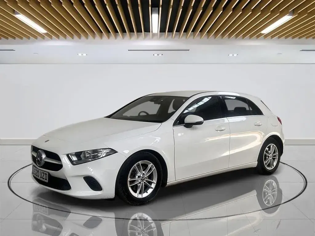 Used Mercedes A180 SE 116 HP (85 kW) 2020 White Hatchback