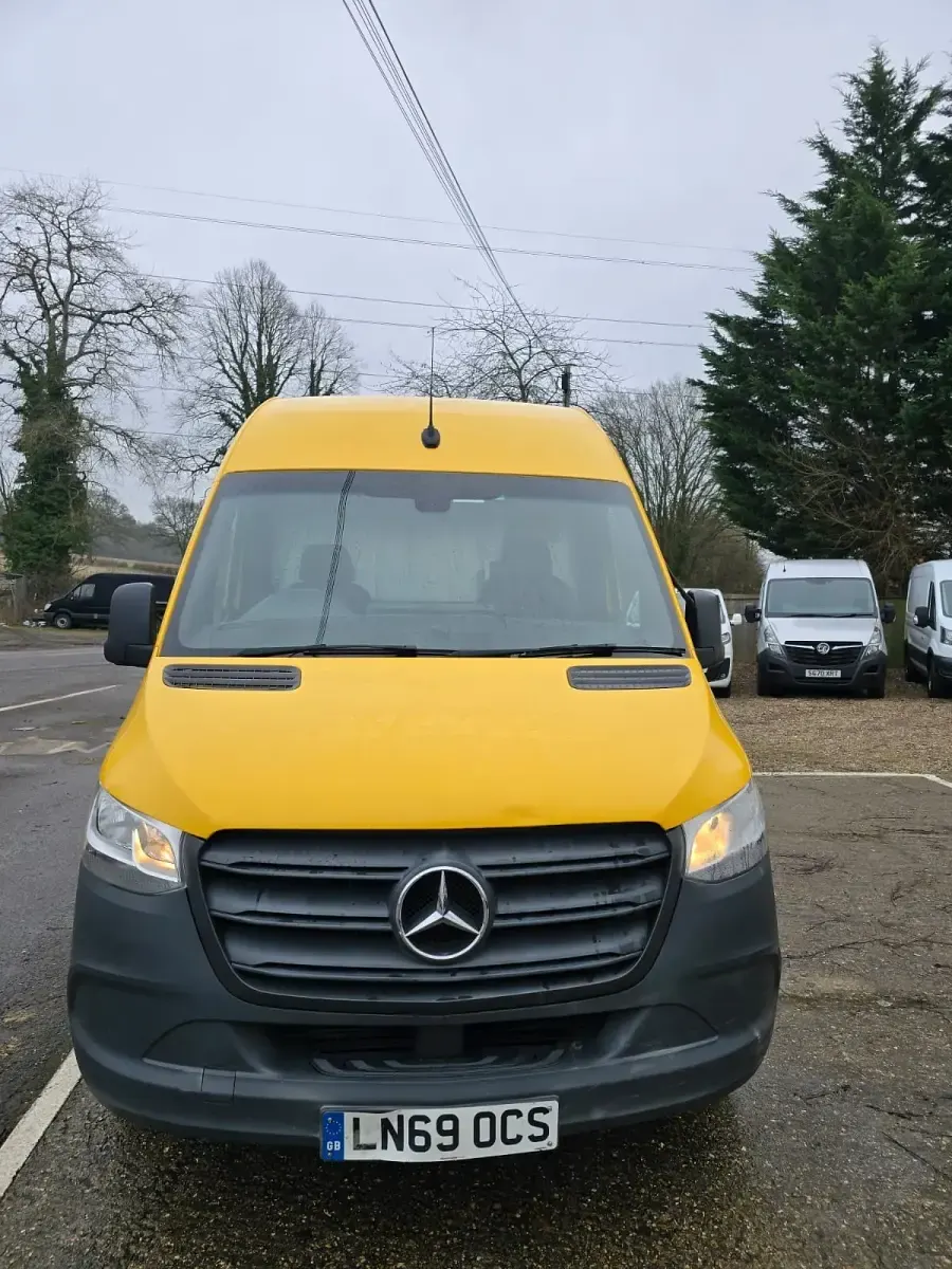 Usado Mercedes Sprinter 2019 Amarelo Van