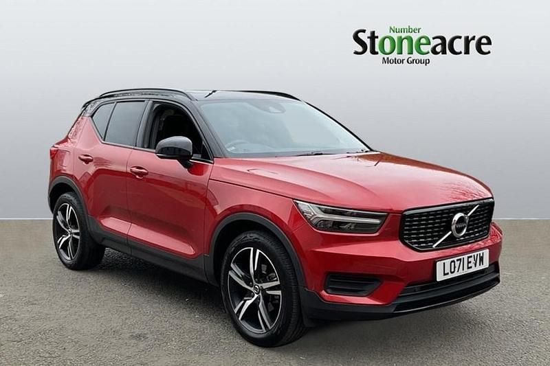 Used Volvo XC40 R-Design 161 HP (118 kW) 2021 Red SUV