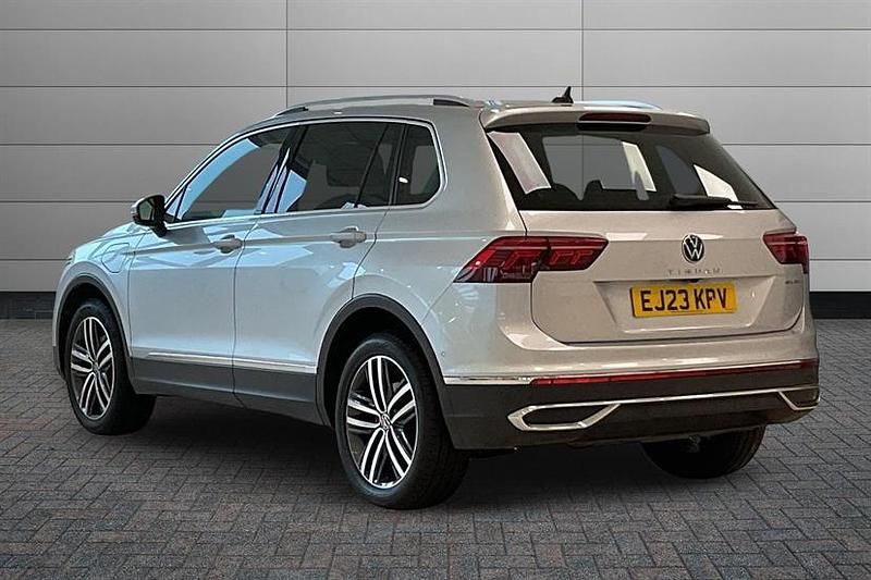 Used VW Tiguan Elegance 245 HP (180 kW) 2023 Silver SUV