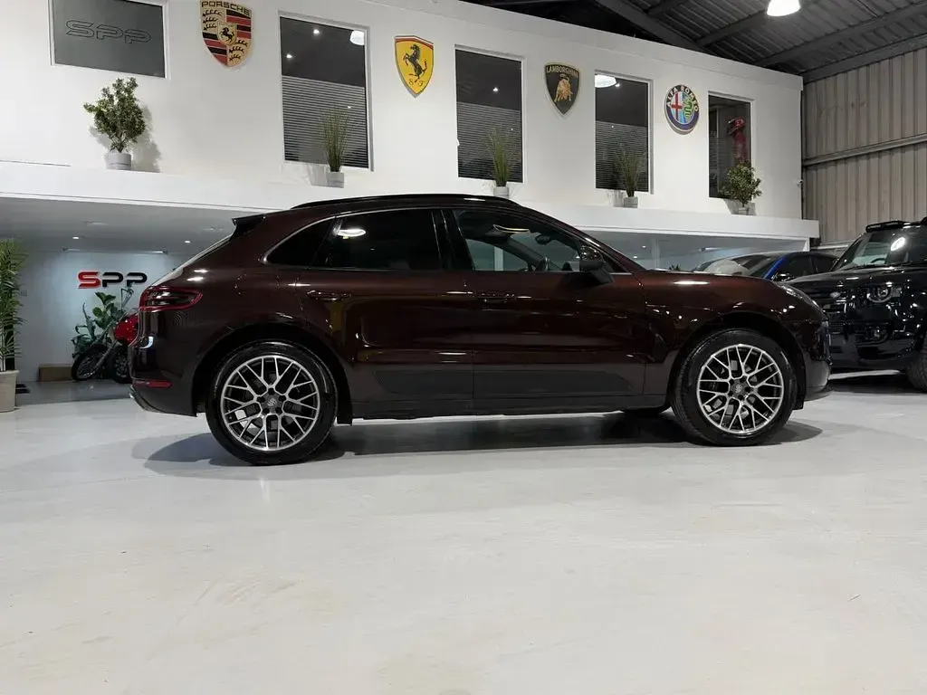 Used Porsche Macan 252 HP (185 kW) 2017 Brown SUV
