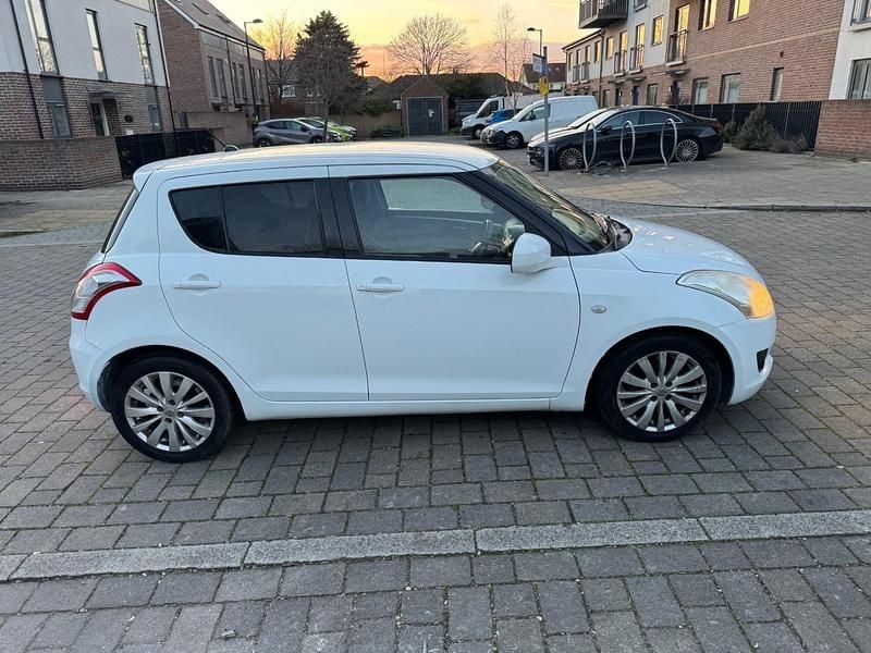 Used Suzuki Swift SZ4 2012 White Hatchback