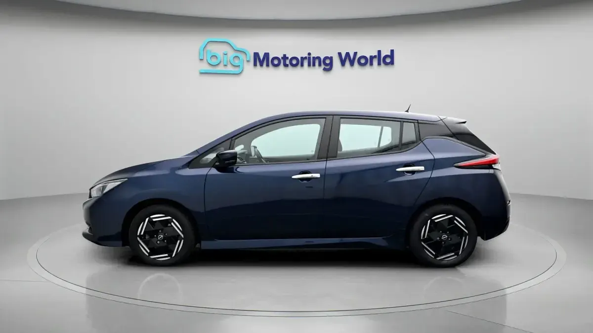 Used Nissan Leaf Acenta 110 kW (150 HP) 2023 Blue Hatchback