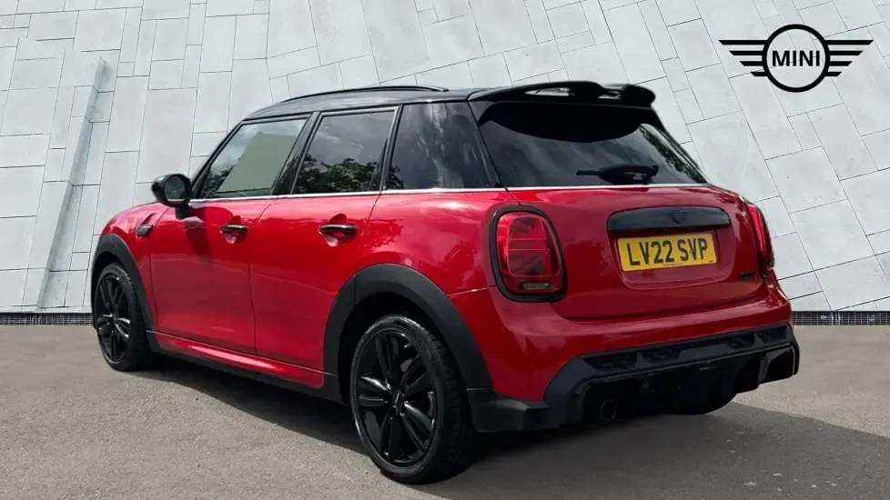 Used Mini Cooper Hatch 134 HP (98 kW) 2022 Red Hatchback