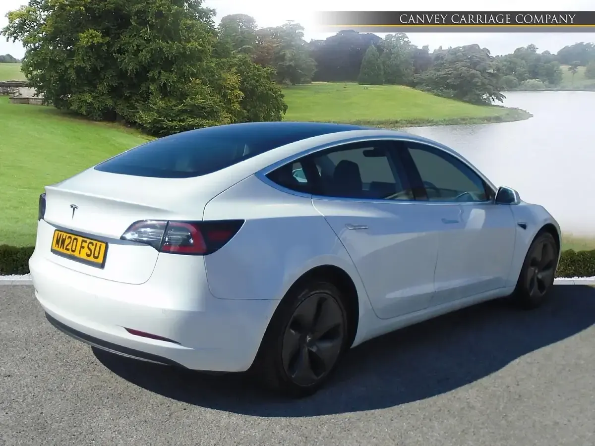 Używany Tesla Model 3 Standard Range 52 kW (72 KM) 2020 Biały Sedan/Limuzyna