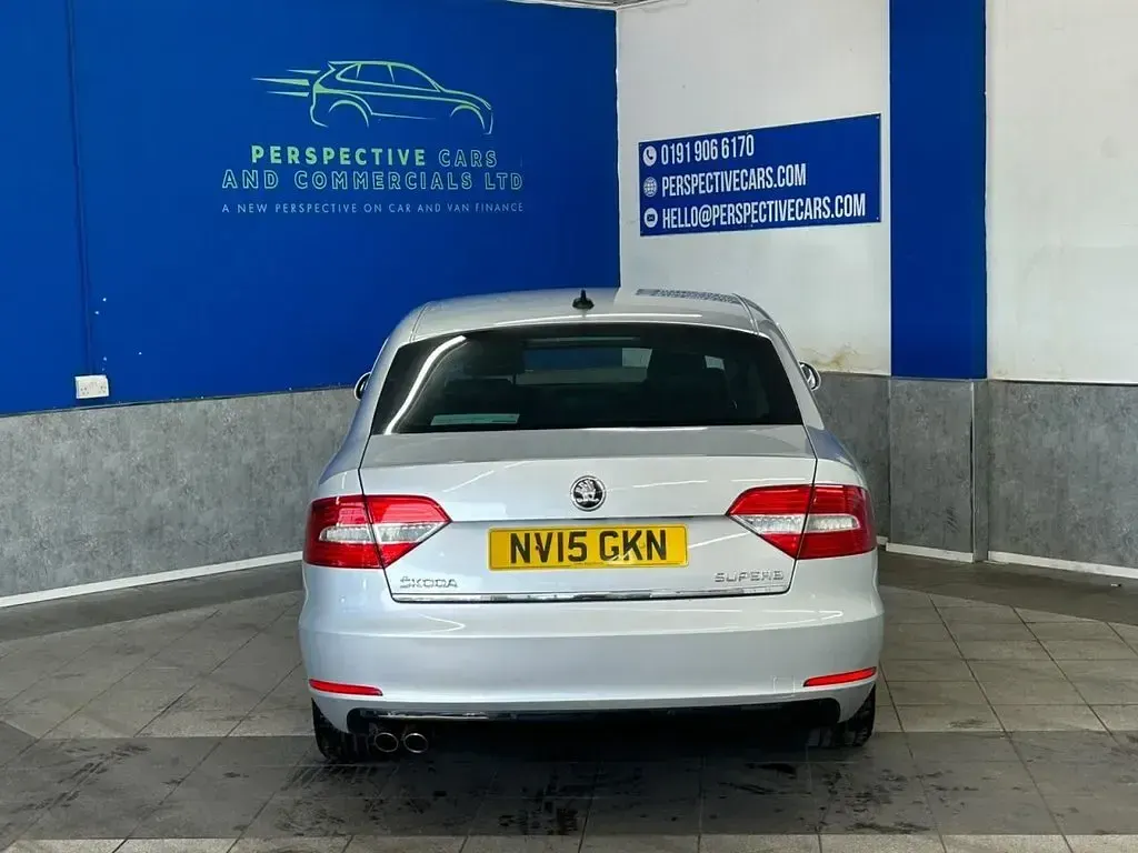 Used Skoda Superb Business Line 140 HP (102 kW) 2015 Silver Hatchback