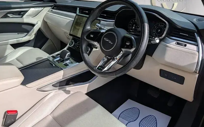 Used Jaguar F-Pace R-Dynamic 250 HP (183 kW) 2021 Black SUV