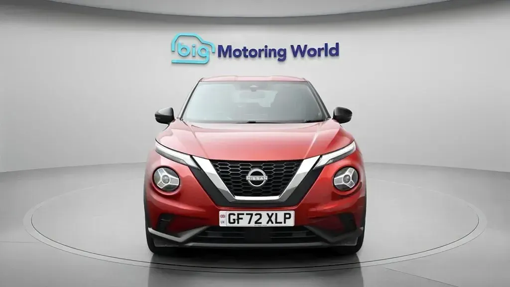 Usado Nissan Juke N-Connecta 114 HP (83 kW) 2022 Vermelho SUV