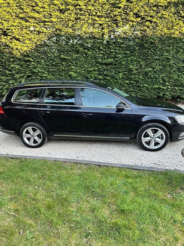 Begagnad VW Passat SE 2012 Svart Kombi