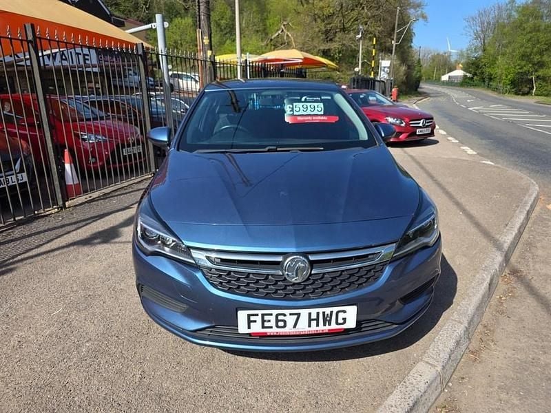 Second-hand Vauxhall Astra Design Edition 2017 Albastru Hatchback