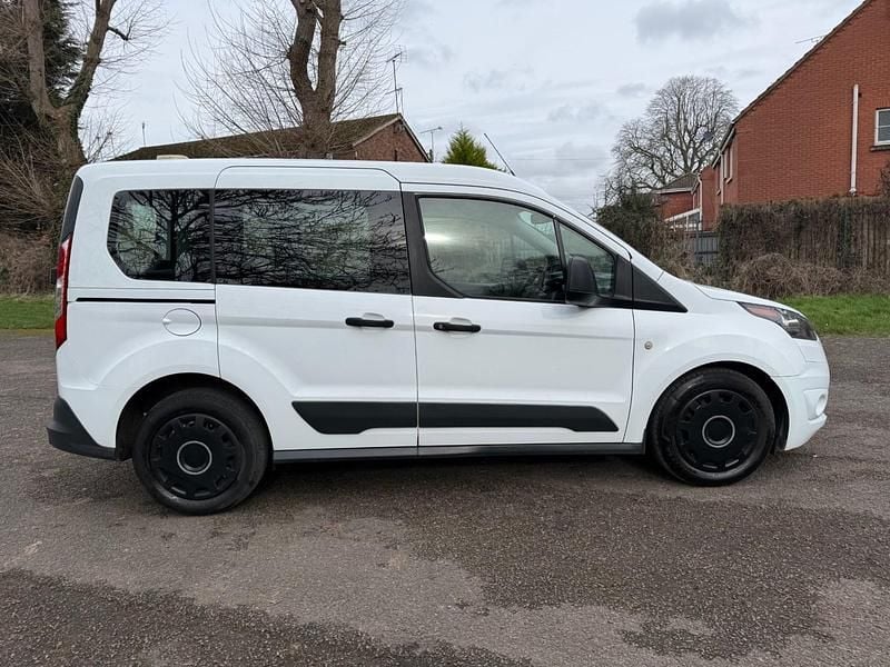 Used Ford Tourneo Connect Style 100 HP (73 kW) 2016 White MPV