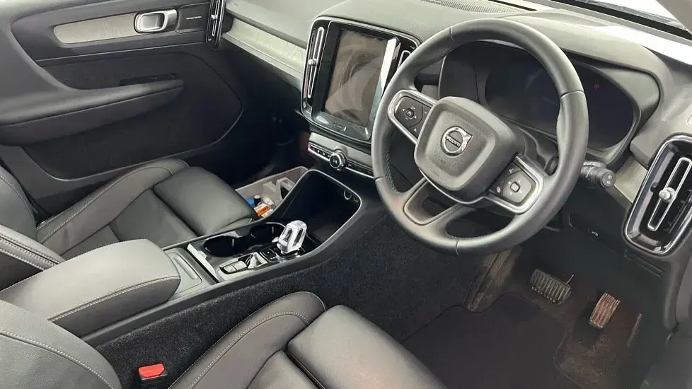 Used Volvo XC40 Ultra 161 HP (118 kW) 2025 White SUV